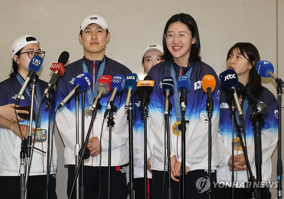 图片报预测维拉vs拜仁首发：沃特金斯vs凯恩，穆西亚拉在列
