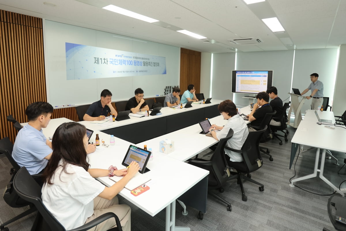 詹姆斯刷新自己保持的NBA历史得到30+三双最老球员纪录