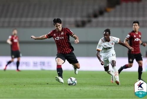欧冠-AC米兰3-2布拉迪斯拉发 美队&莱奥破门亚伯拉罕传射