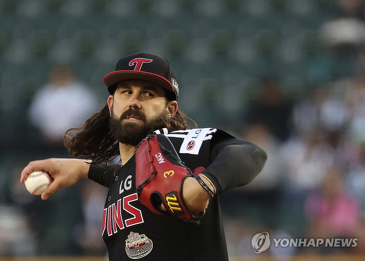 太铁了！两队三分合计25投4中 广厦半场27-28落后山东