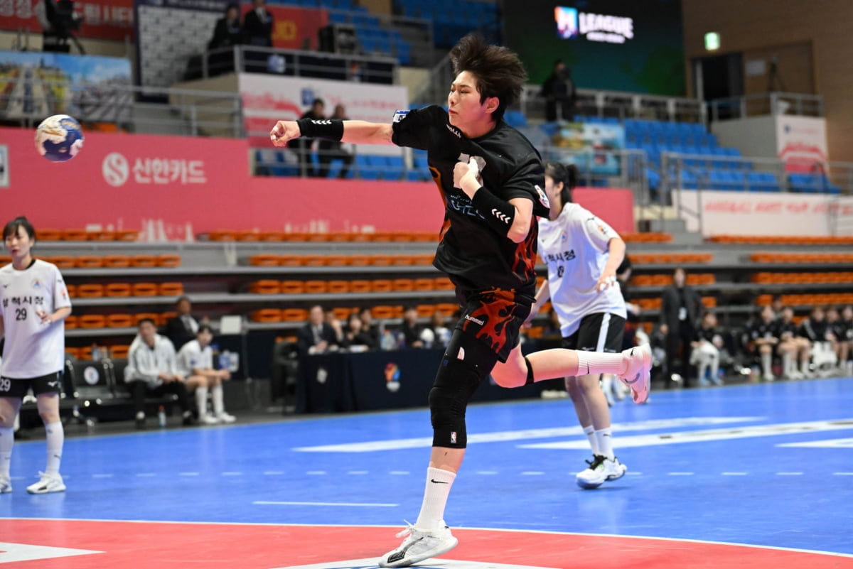 半场战报：赫塔费1-0西班牙人，阿尔瓦罗-罗德里格斯破门
